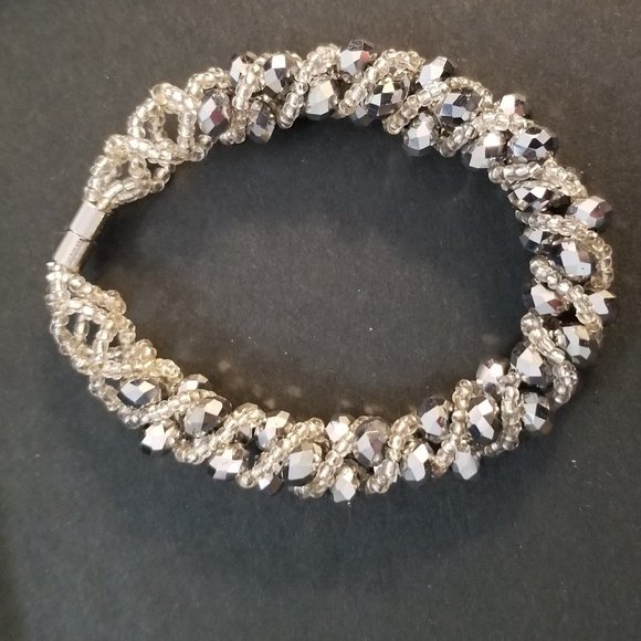 *5/35* Gray Crystal Beaded Wedding Bracelet - Picture 6 of 6